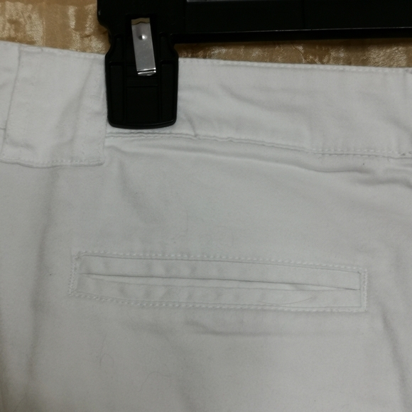 Classic white shorts - Picture 5 of 7